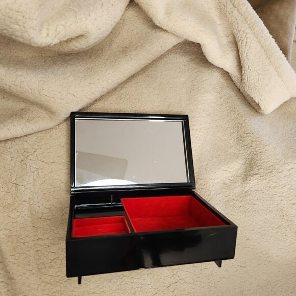 Toyo Japan Jewelry Music Box - Black w/Floral Image on Top - Picture 9 of 9